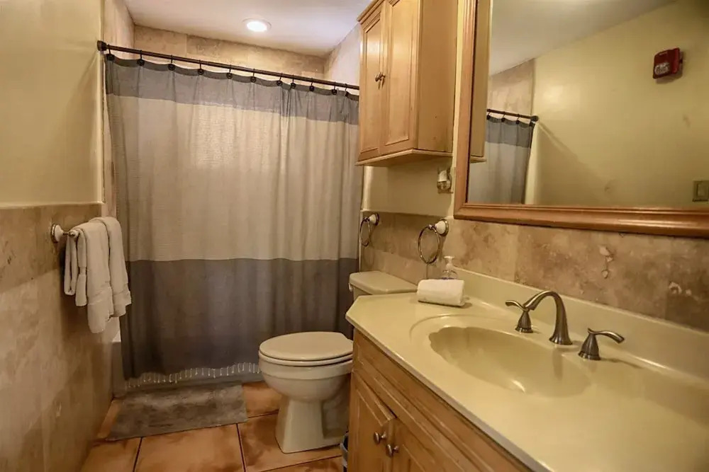 Spacious & Conveniently Located Miami Airport Home