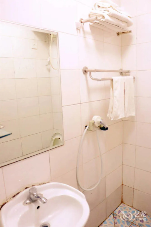 Bandao Siji Business Hotel(青岛半岛四季商务宾馆)