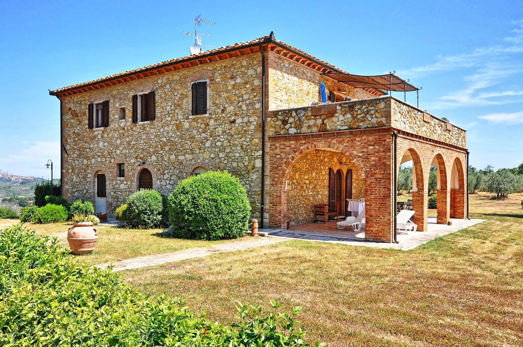 Vittoriana near San Gimignano by PosarelliVillas