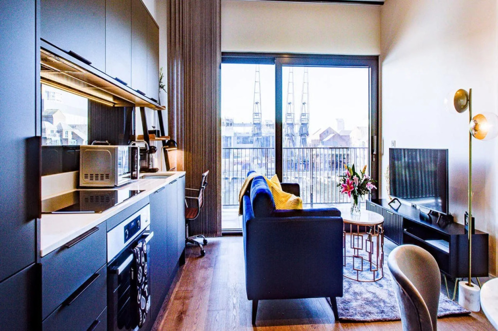 Hybrid Resi Canary Wharf