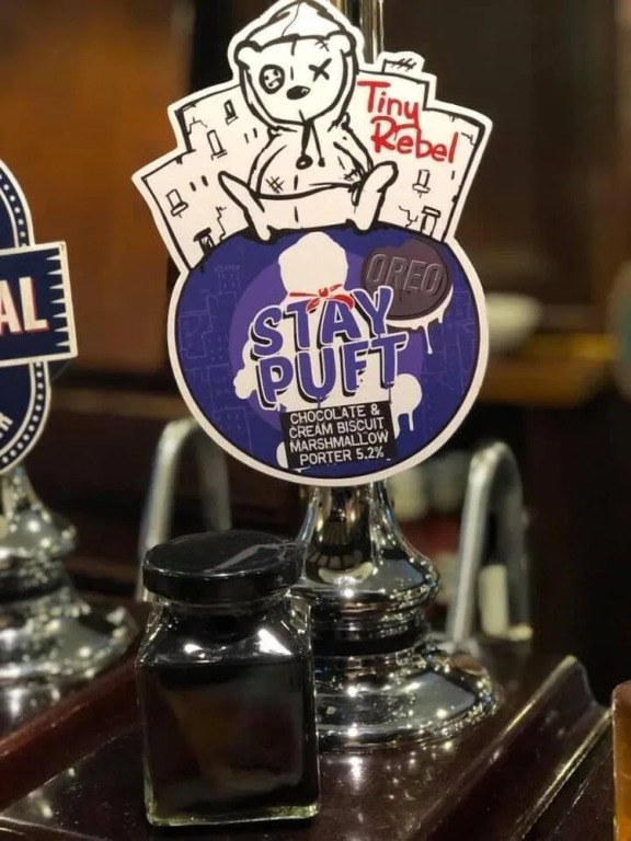 The Wheatsheaf Pub, Kitchen & Rooms