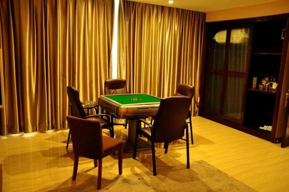 Head Holiday Hotel