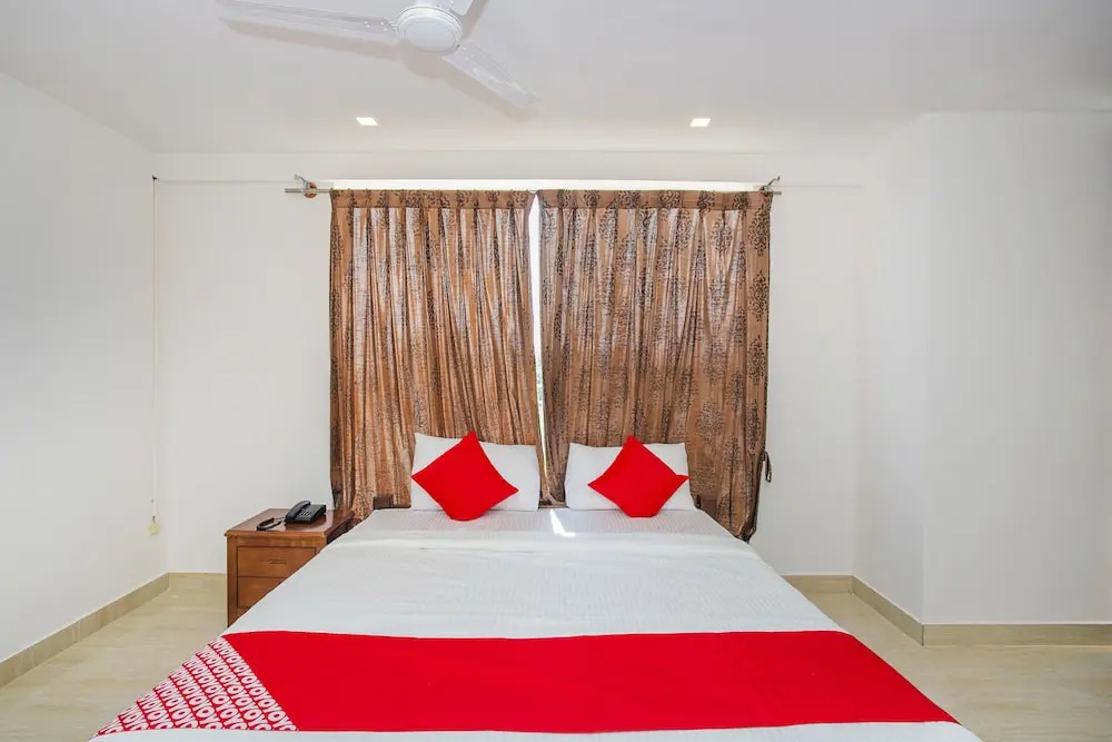 OYO Flagship 16626 Rajkamal Stay Inn Airport Road
