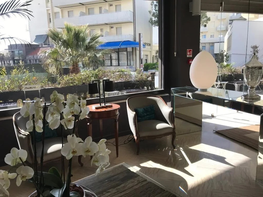 Hotel Caraibi - Breakfast Until 11-00 and Dinner-Mirabilandia Partner