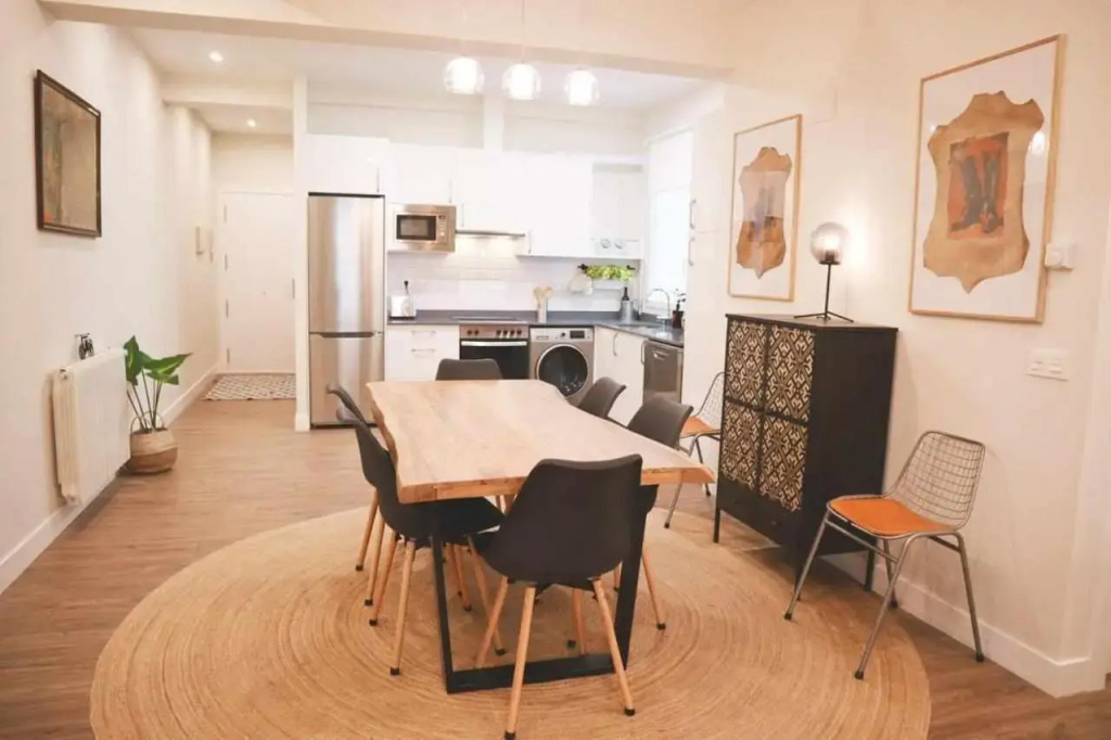 Homeloving apartment Bilbao centre with Parking space