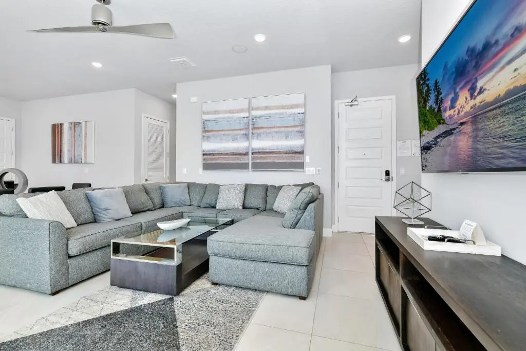 Cozy Condo near Disney w Hotel Amenities - 7770 - 23-109