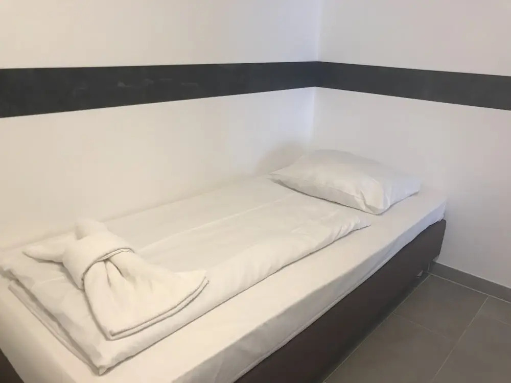 SAINA Hotel