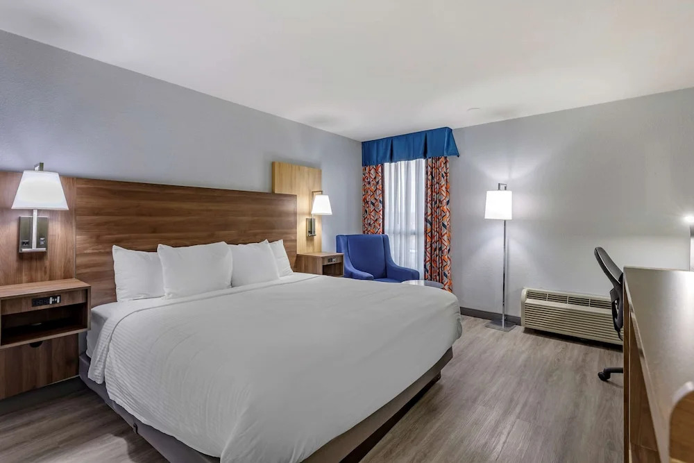 Drury Inn Suites Westport