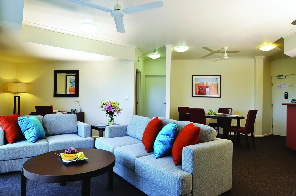 Metro Advance Apartments & Hotel