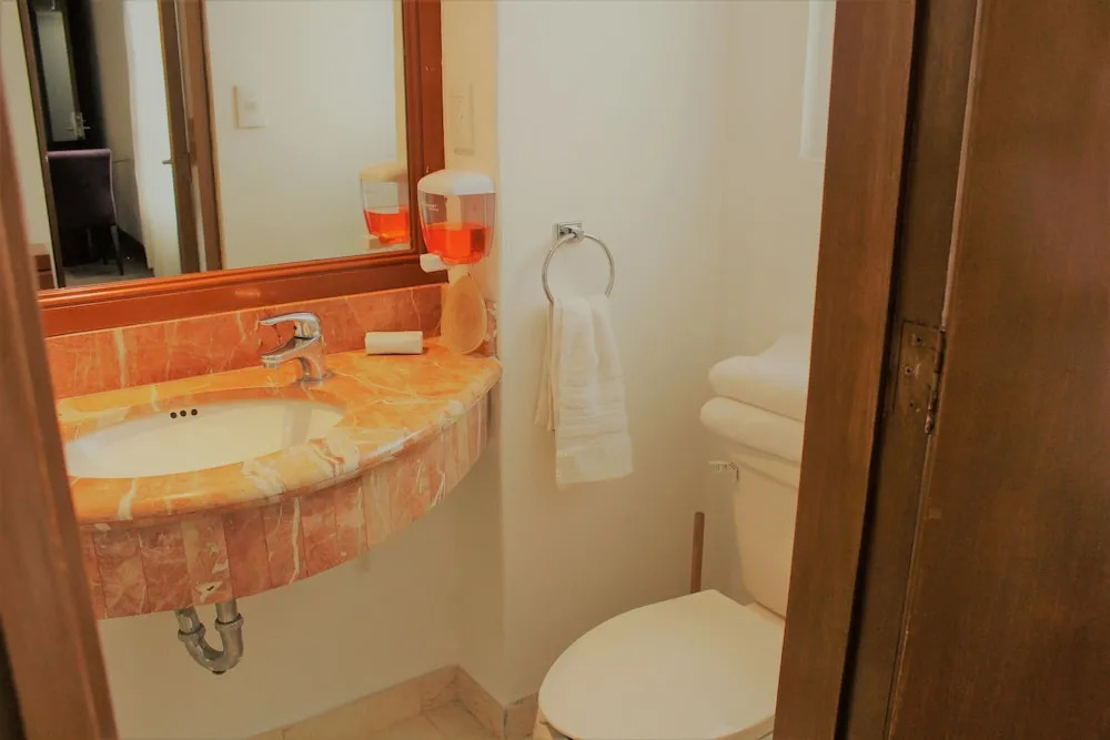 Condesa Suites
