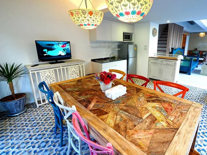 Villa S