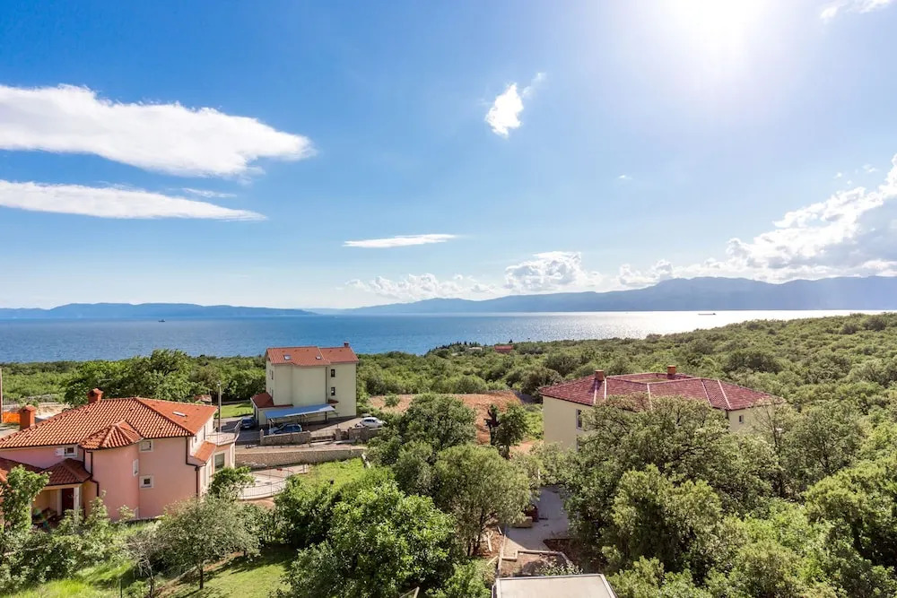 Luxury apartments Kostrena with pool