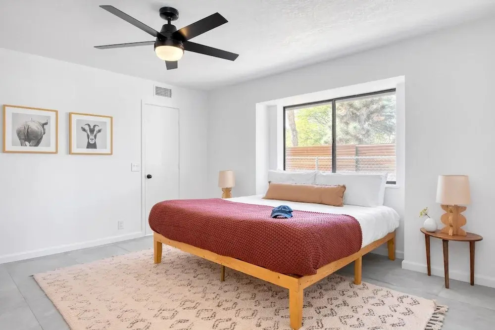 Lava Rocks by Avantstay Gorgeous Desert Haven w/ Pool, Hot Tub, Fire Pit & Ping Pong!