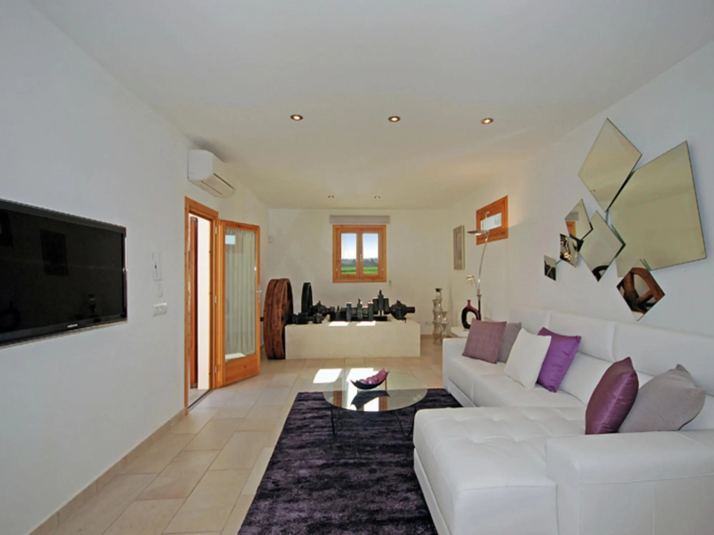 Modern Holiday Home With Private Swimming Pool