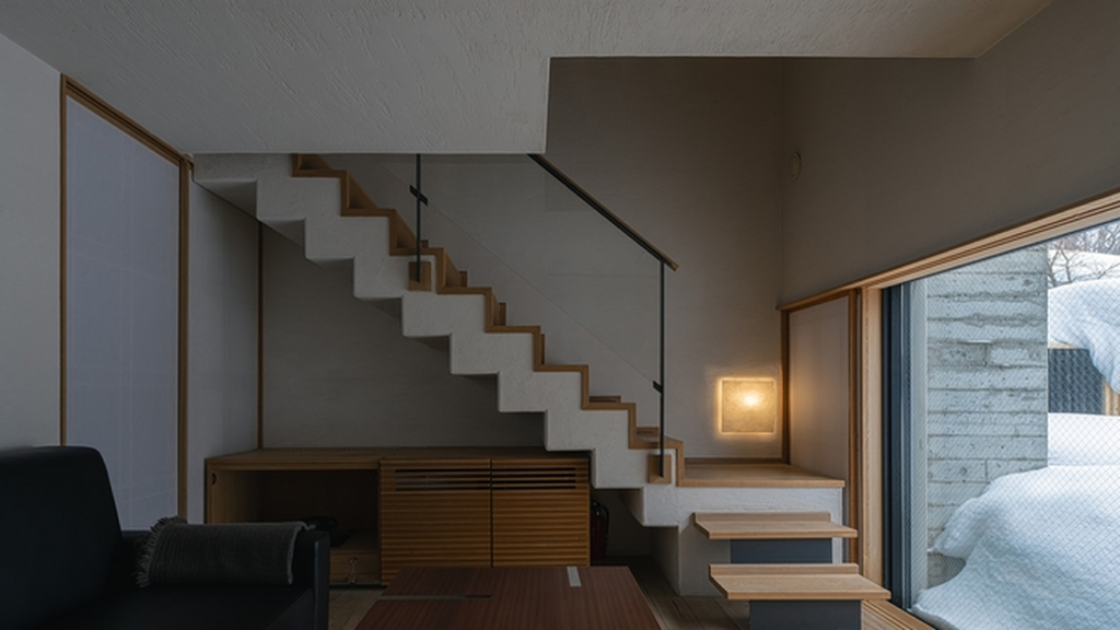 OTARU RETREAT KURAMURE by Onko Chishin