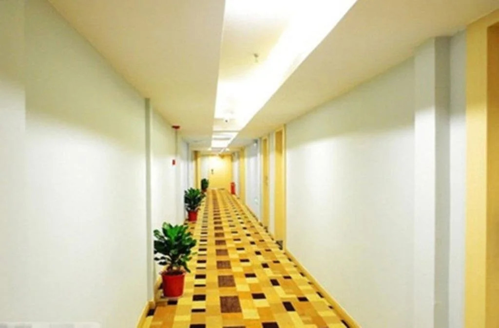 Motel Wuhan East Xihu Qixiong Road