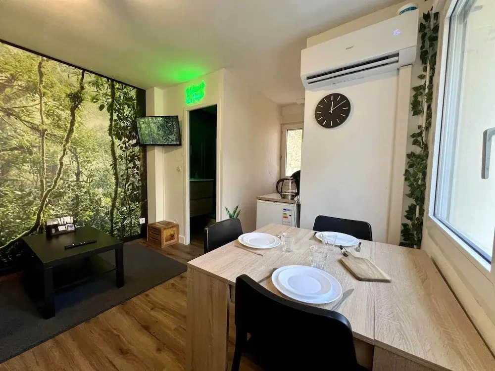 Quiet & Stylish Home With Garden
