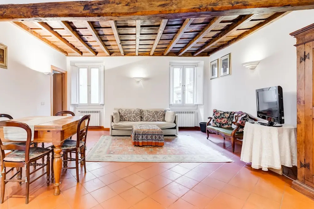 Wonderful Apartment near Trevi Fountain