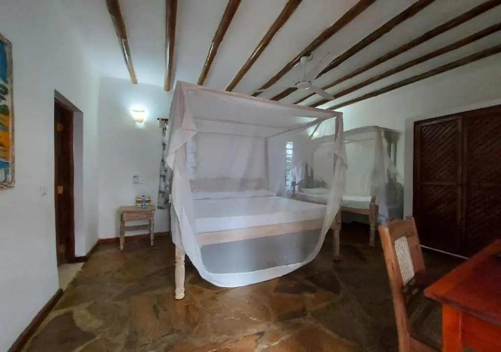 Marine Holiday House- Bed & Breakfast