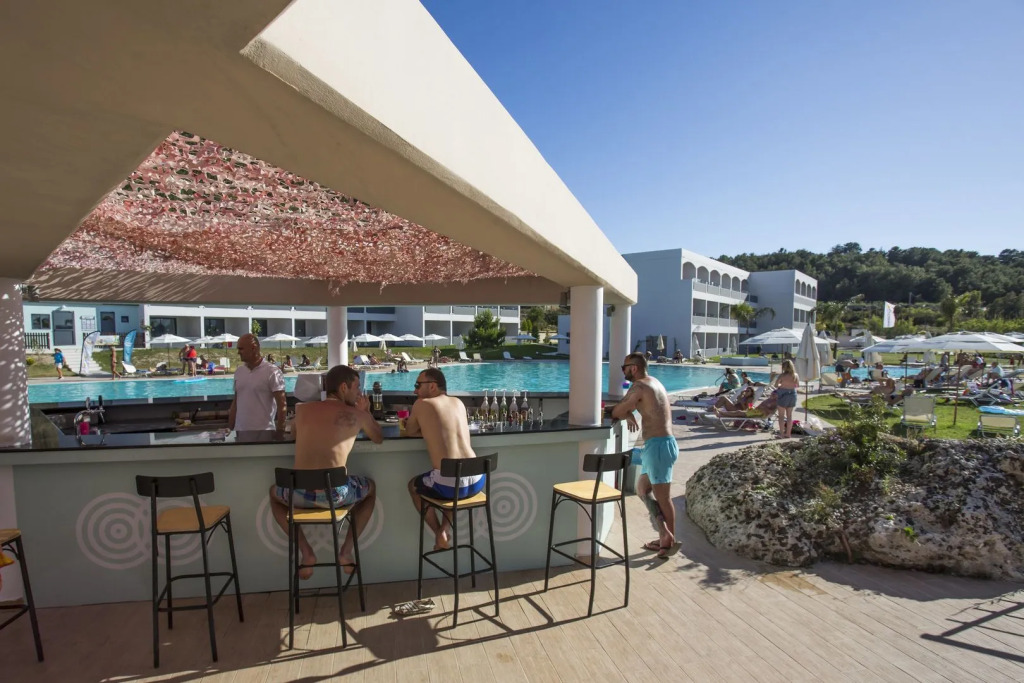 Отель Evita Resort