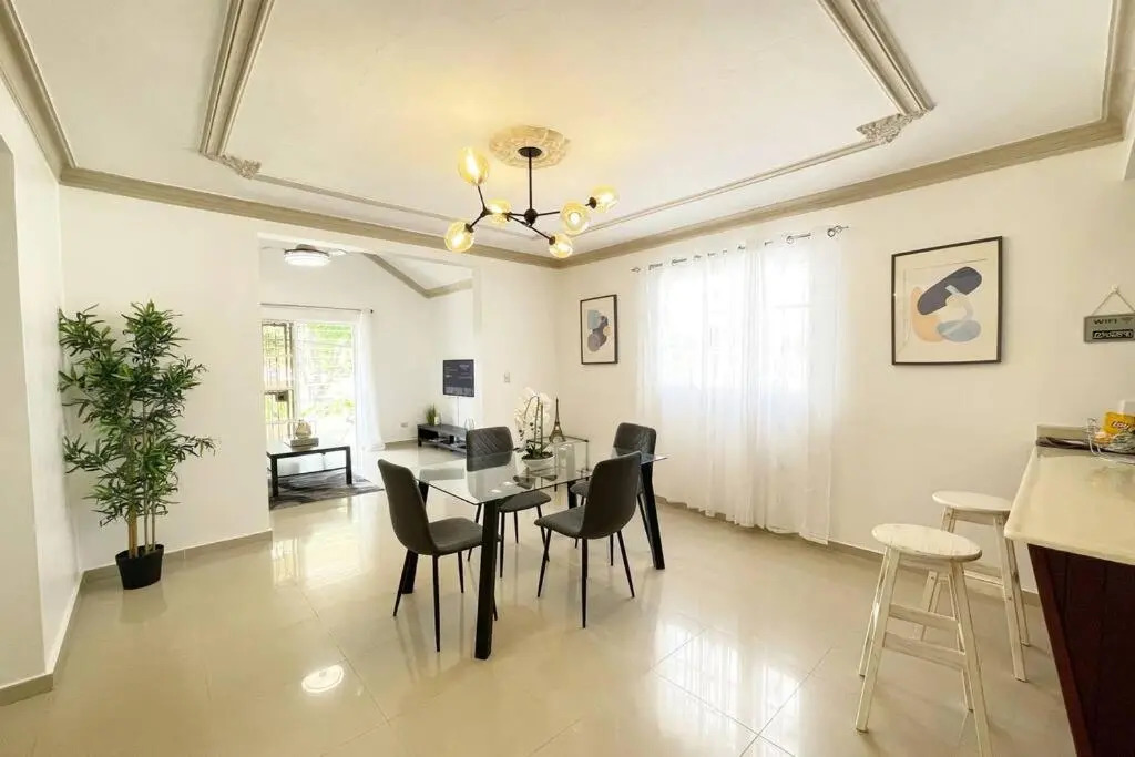 Comfortable/Balcony /2 Bedrooms/22 Min Airport STI