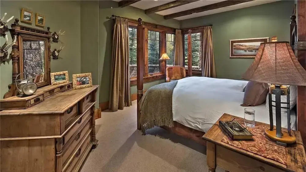 Gold Mine Lodge 6 BedroomHoliday home By Moving Mountains