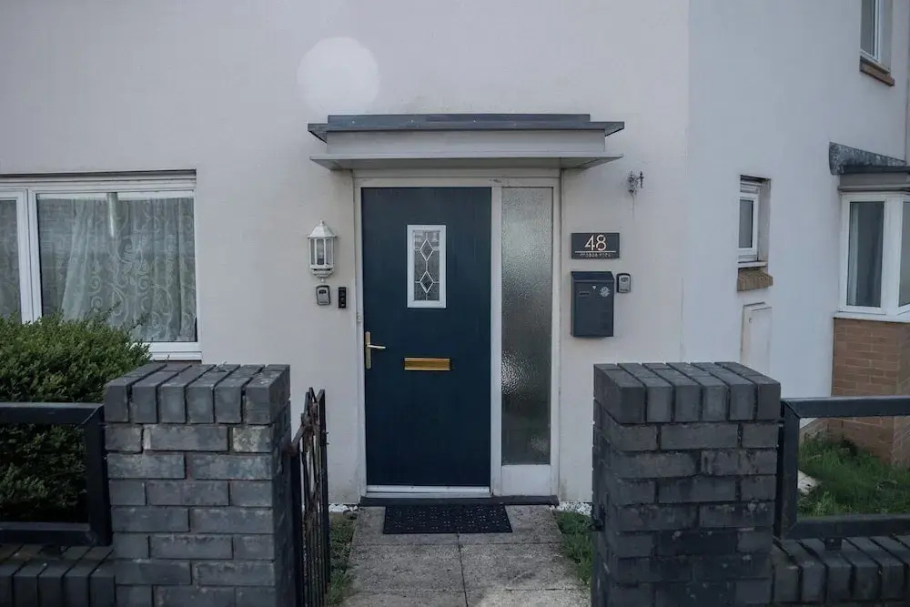 Bright 4-bed Swansea Getaway With Parking