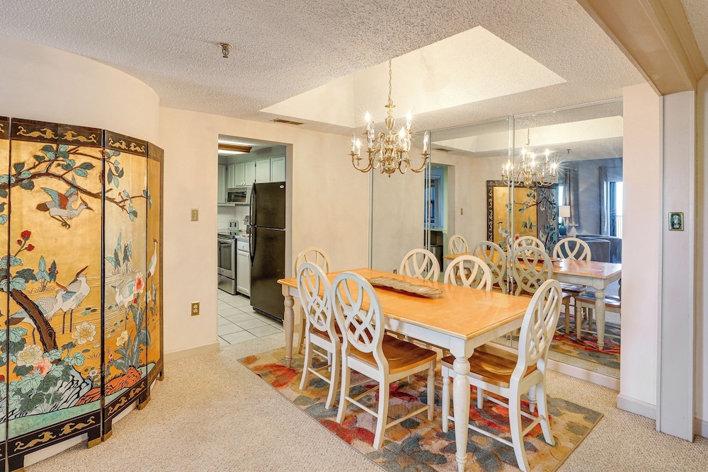 2 Mi to Ski Resort! Sugar Mtn Condo w/ Indoor Pool