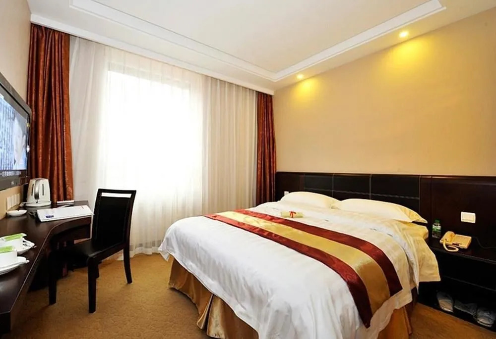 Wanjia Lakefront Hotel
