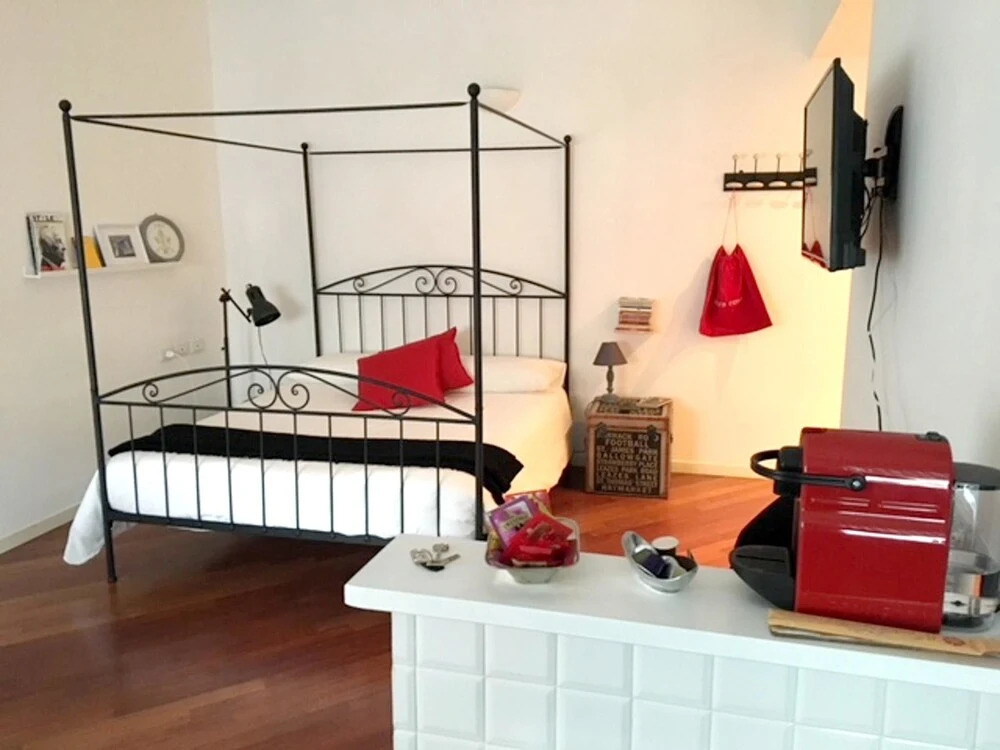 Studio in Milano, With Wifi