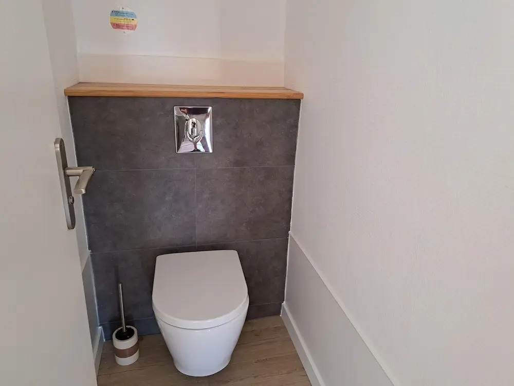 Holiday Home in Cleder Near Les Amiets Beach