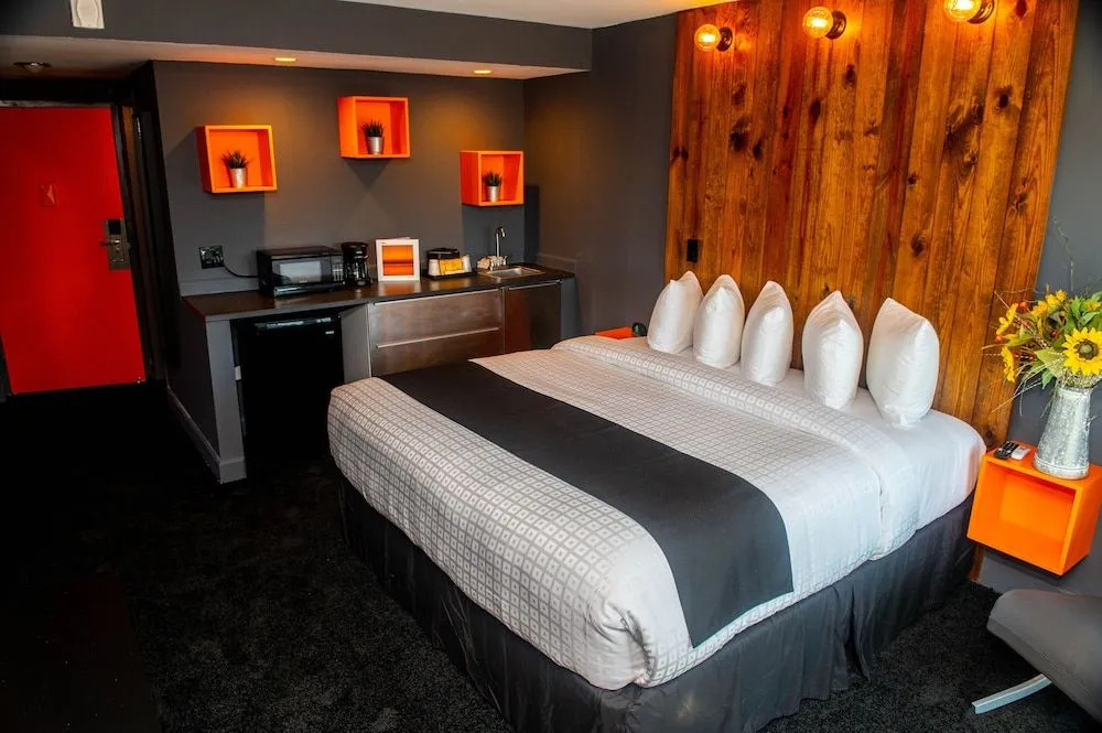 Uptown Hotel St Pete