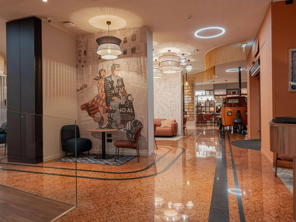 Отель Mercure Bologna Centro