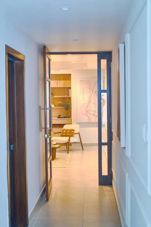 The LUX Natural Art Downtownsd Pool Gym 2BR