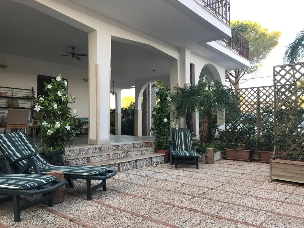 Holiday & House - Imparato Carini Costa Verde - Appartamento con giardino privato - porzione di Villa residenziale a pochi passi dal mare