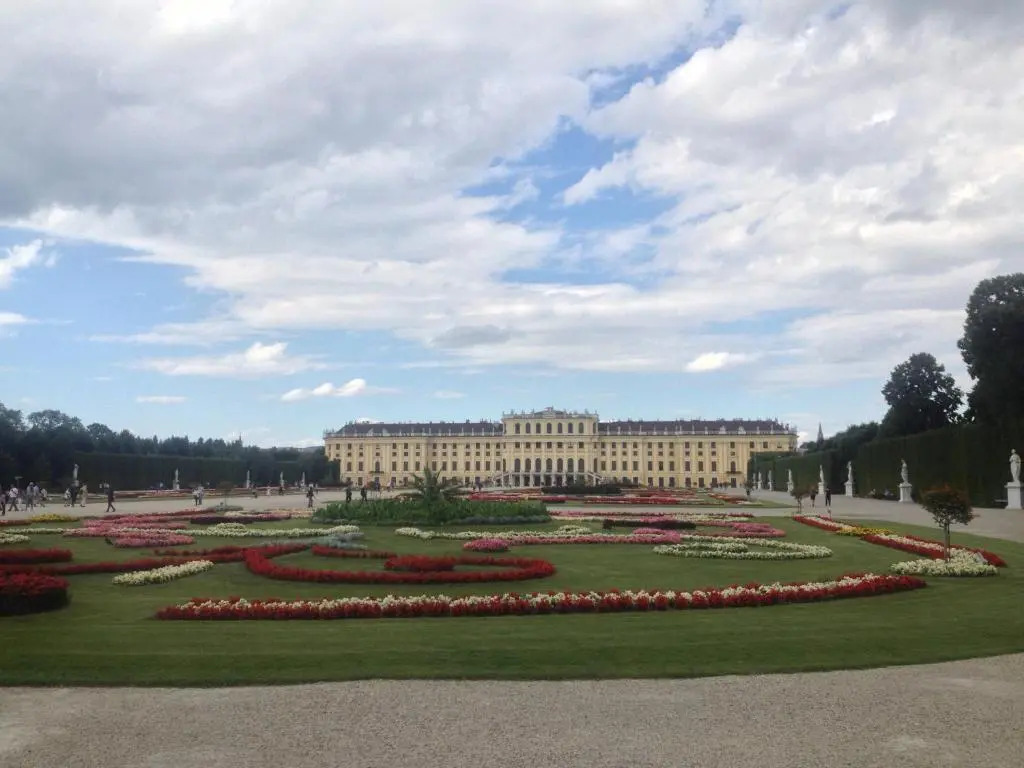 Big Vintage Style Flat Near Schönbrunn