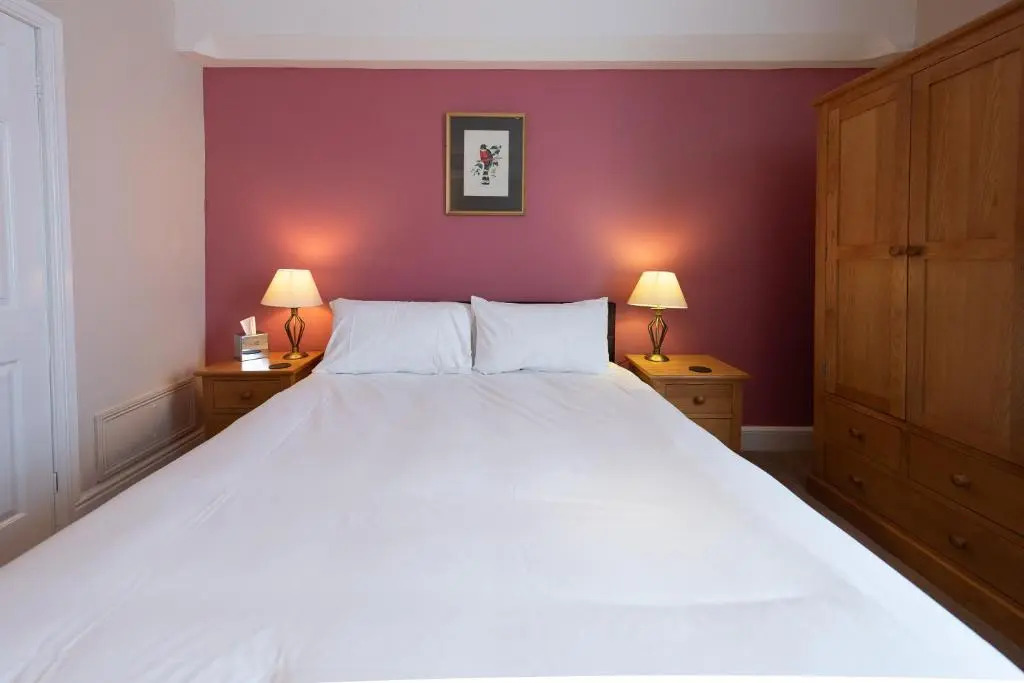 Corinium Hotel & Restaurant