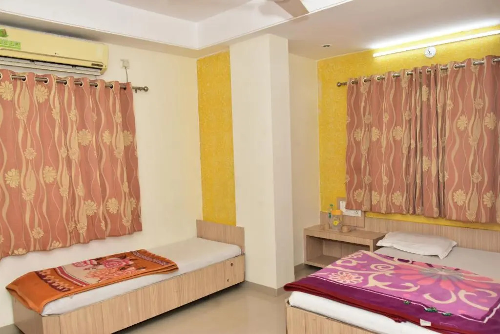 Hotel sai dhyan