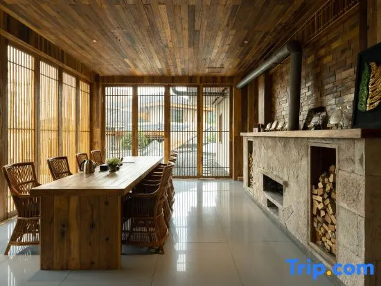 Sankei Yijie · Forest Oxygen Hot Spring Secluded Retreat