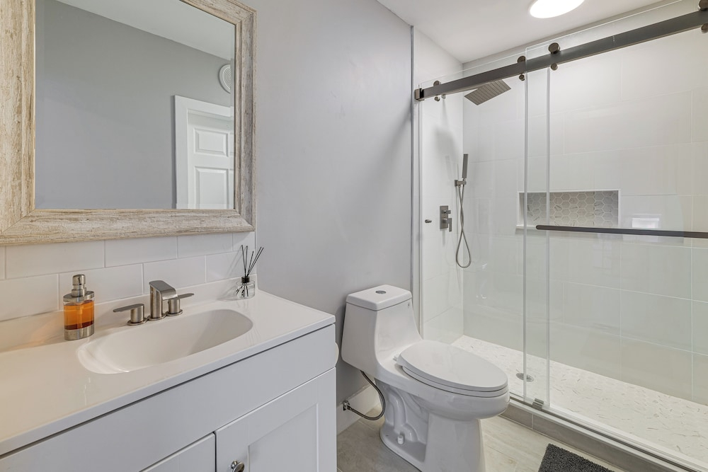 Legoland & Lakes Pool Home Pet Friendly