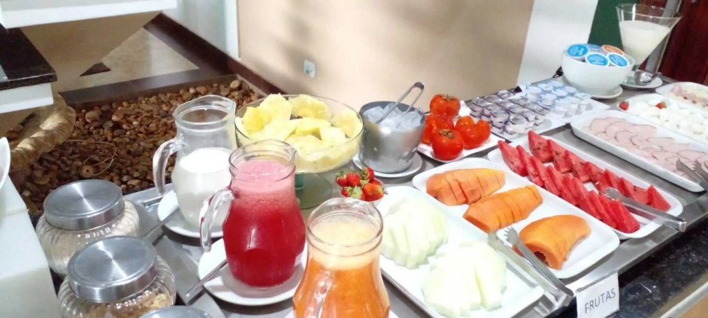 Summit Lago Hotel