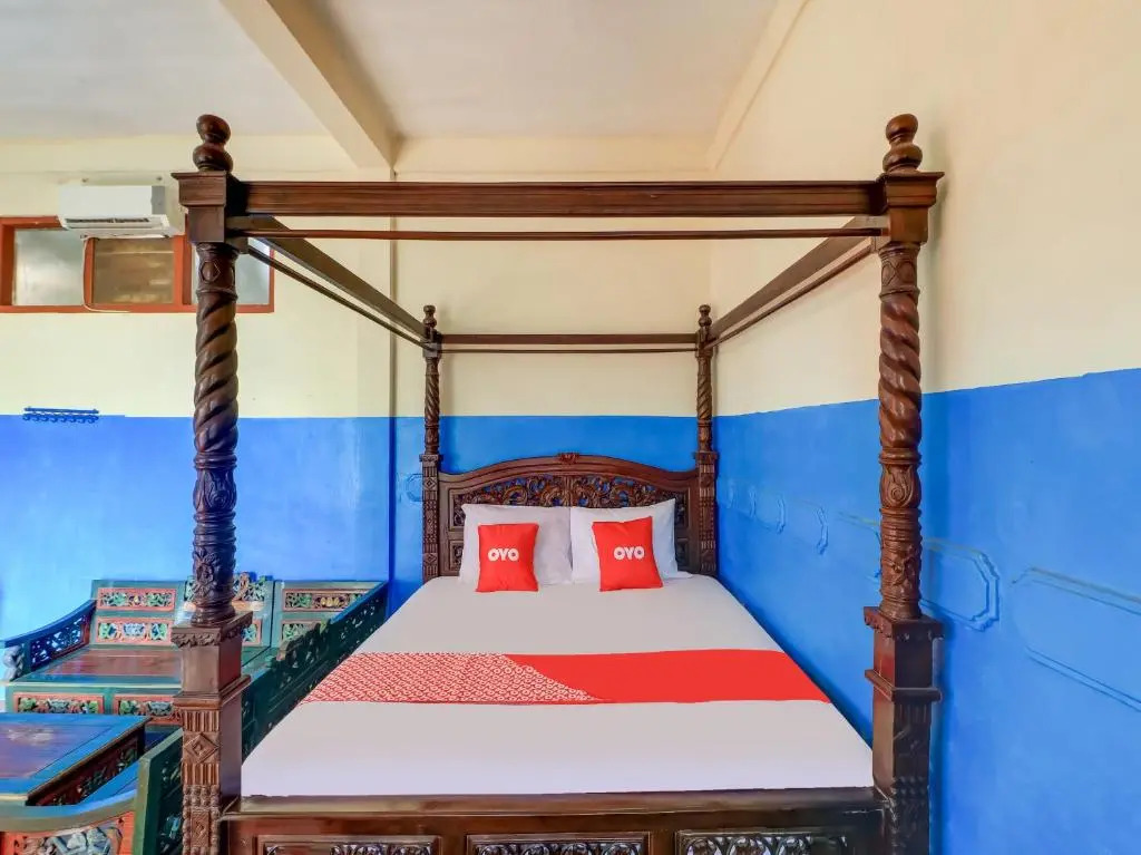 OYO 91042 Hawaina Hotel