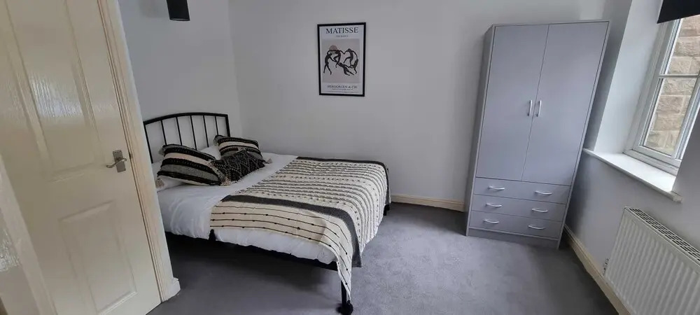 Lovely 2-BR Holiday Flat - Free Parking