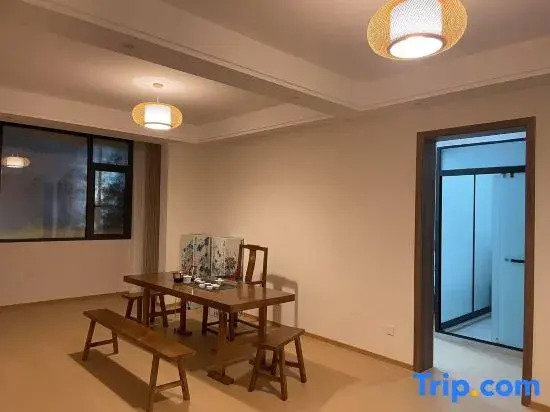 Jingdezhen Jiuge Homestay (Taoxichuan Creative Street)