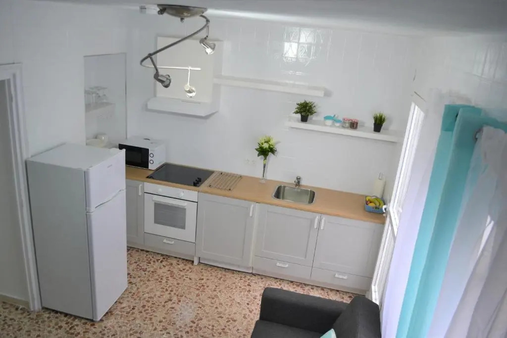 Lovely Studio Apartment with Terrace (CB5EV)