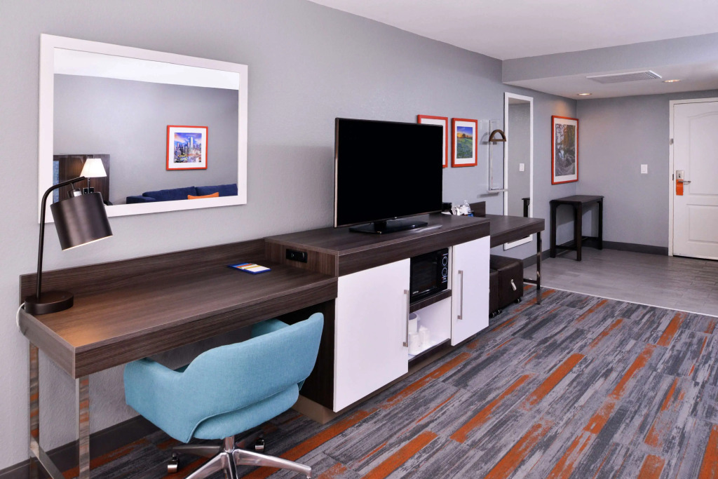 Hampton Inn & Suites Legacy Park-Frisco
