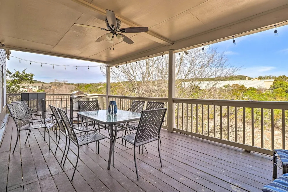 Lakefront Home w/ Point Venture Golf Access