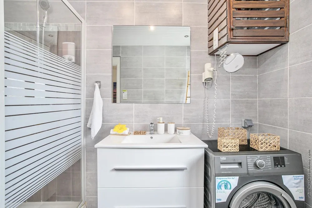 Foyal Suites