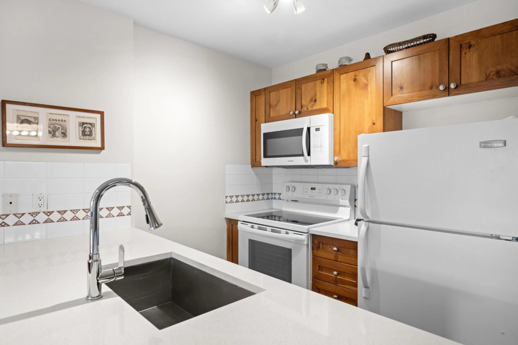 Bear Lodge One Bedroom by MVA