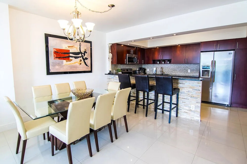 O. Reserve Condominium 2 Bedrooms 2 Bathrooms Condo